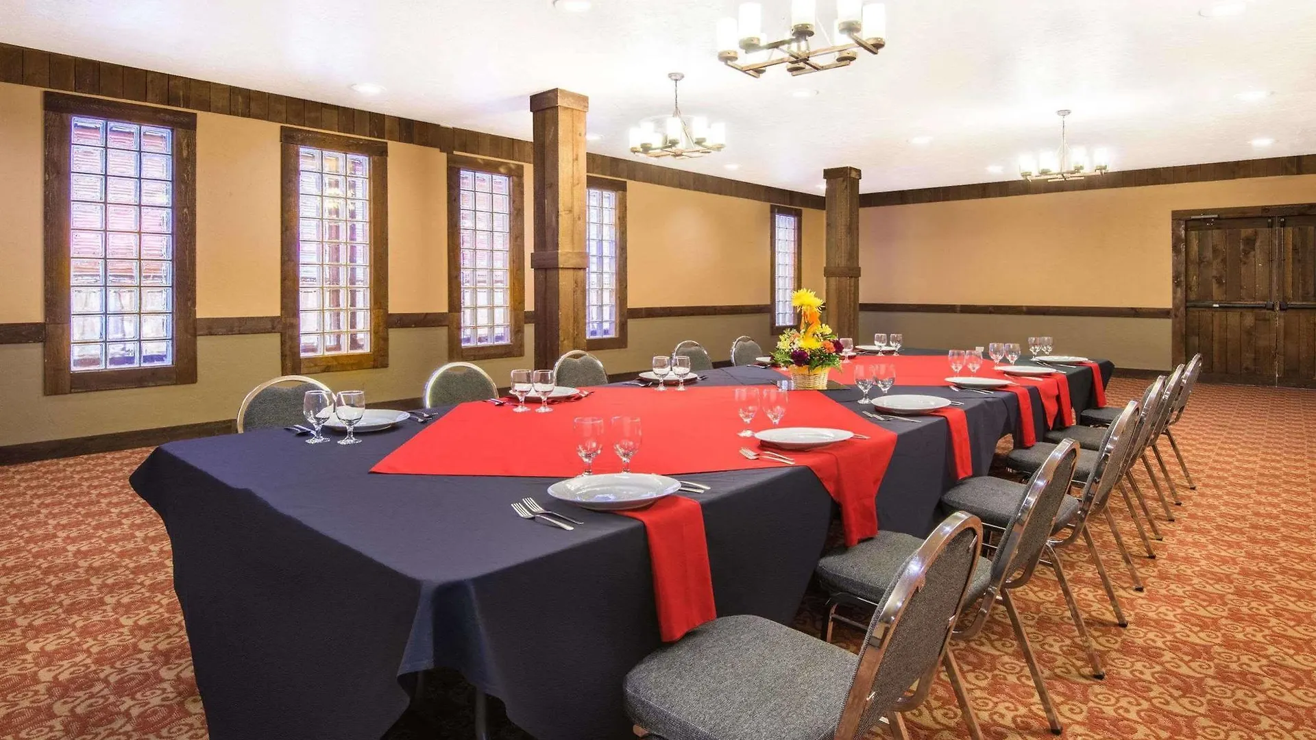 Hotel Ramada By Wyndham Denver Downtown