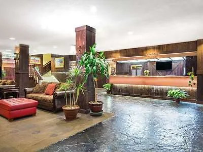 Ramada By Wyndham Denver Downtown 3*,