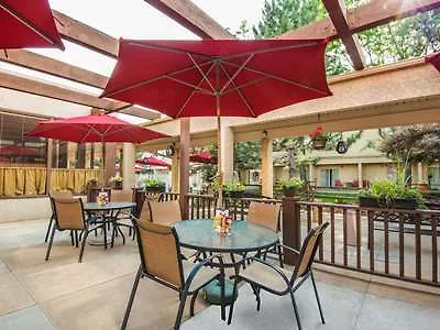 Ramada By Wyndham Denver Downtown Hotel